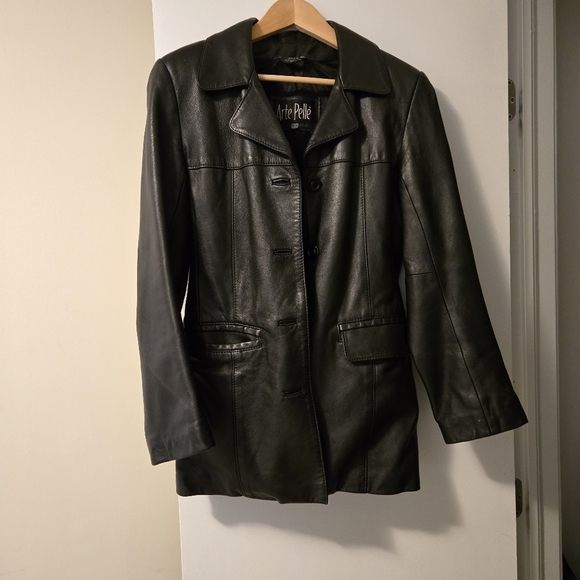 Leather jacket, size medium - Picture 5 of 5